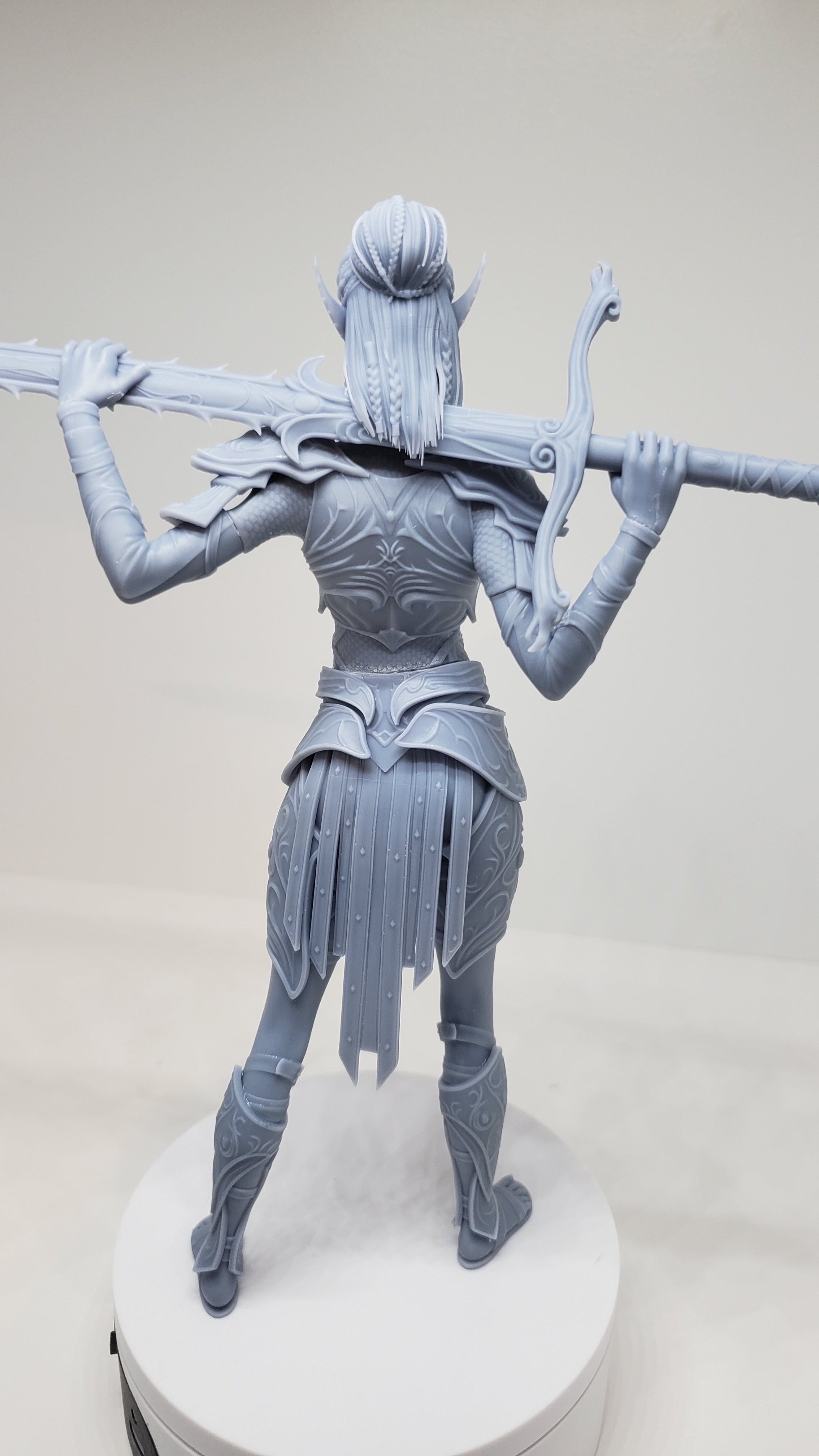 Lae'zel - Baldur's Gate Garage Kit Figure | H3LLCreator