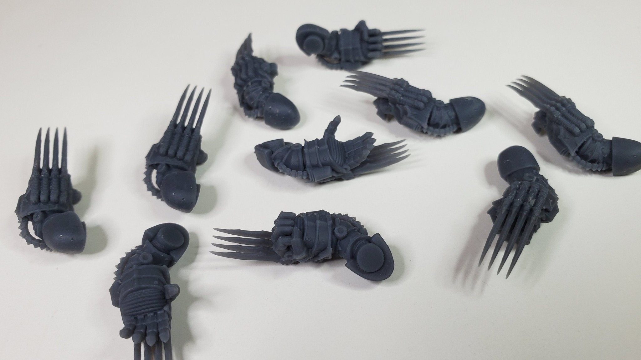 Nocturnal Lightning Claws Set - Trisagion Models